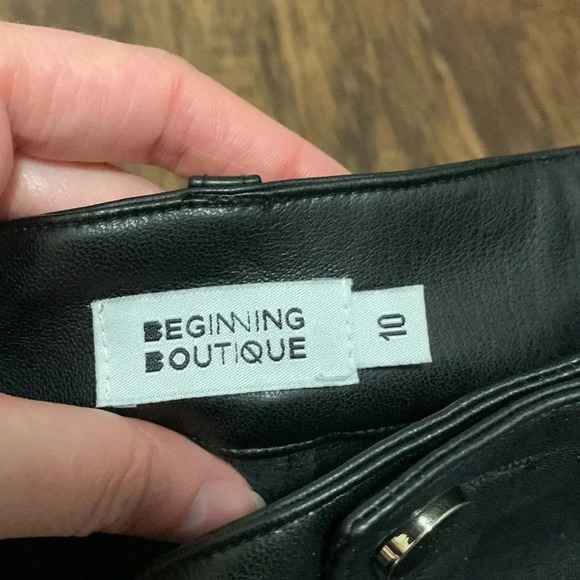 Beginning Boutique faux leather pants - Picture 6 of 14